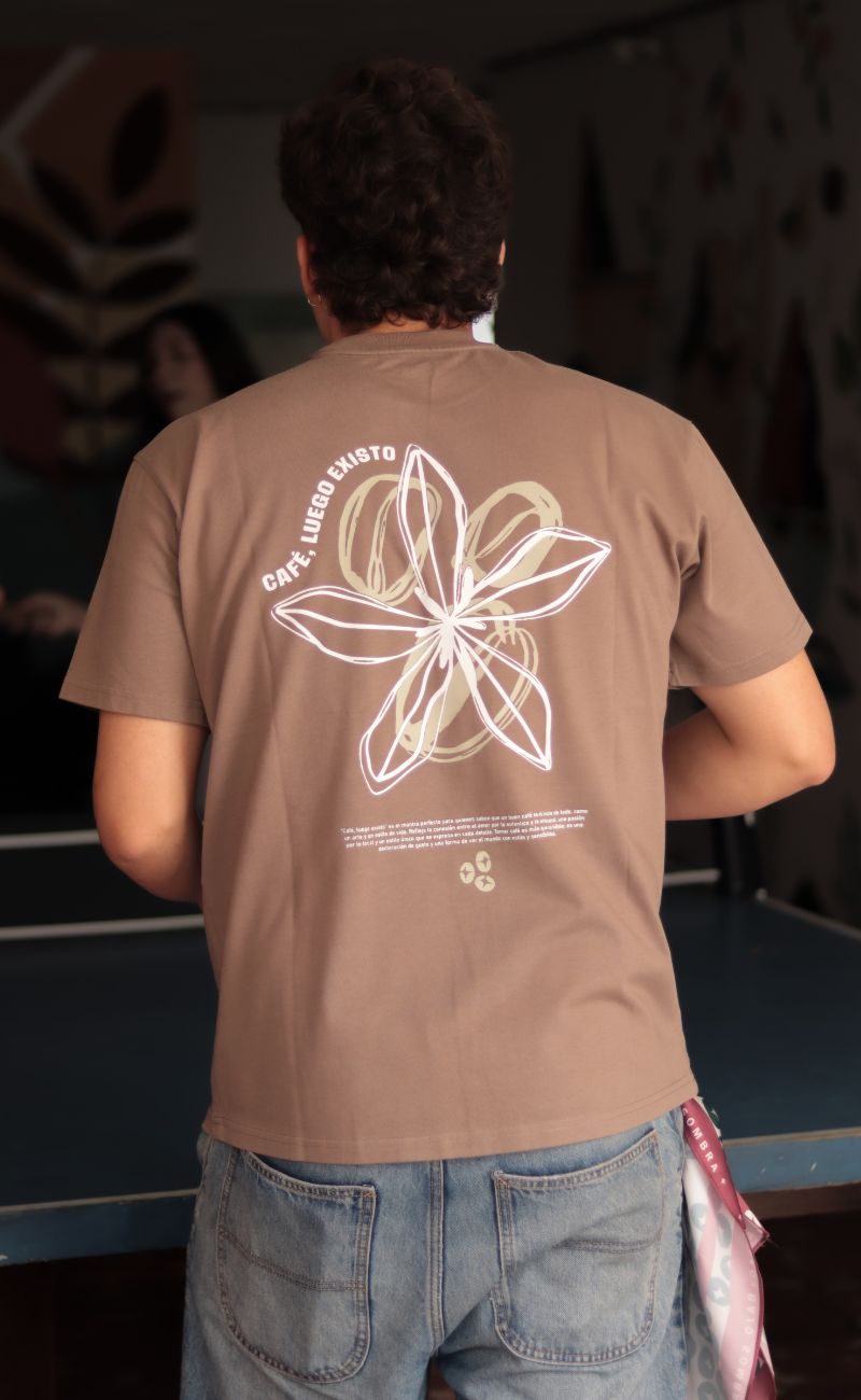 OVERSIZED CAMISA CAFÉ, LUEGO EXISTO