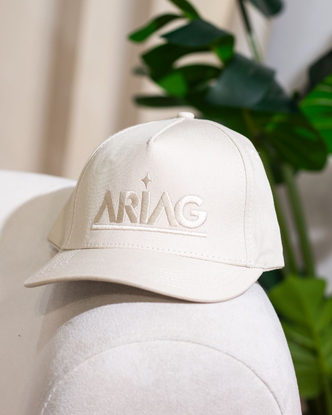 GORRA ARIAG BEIGE