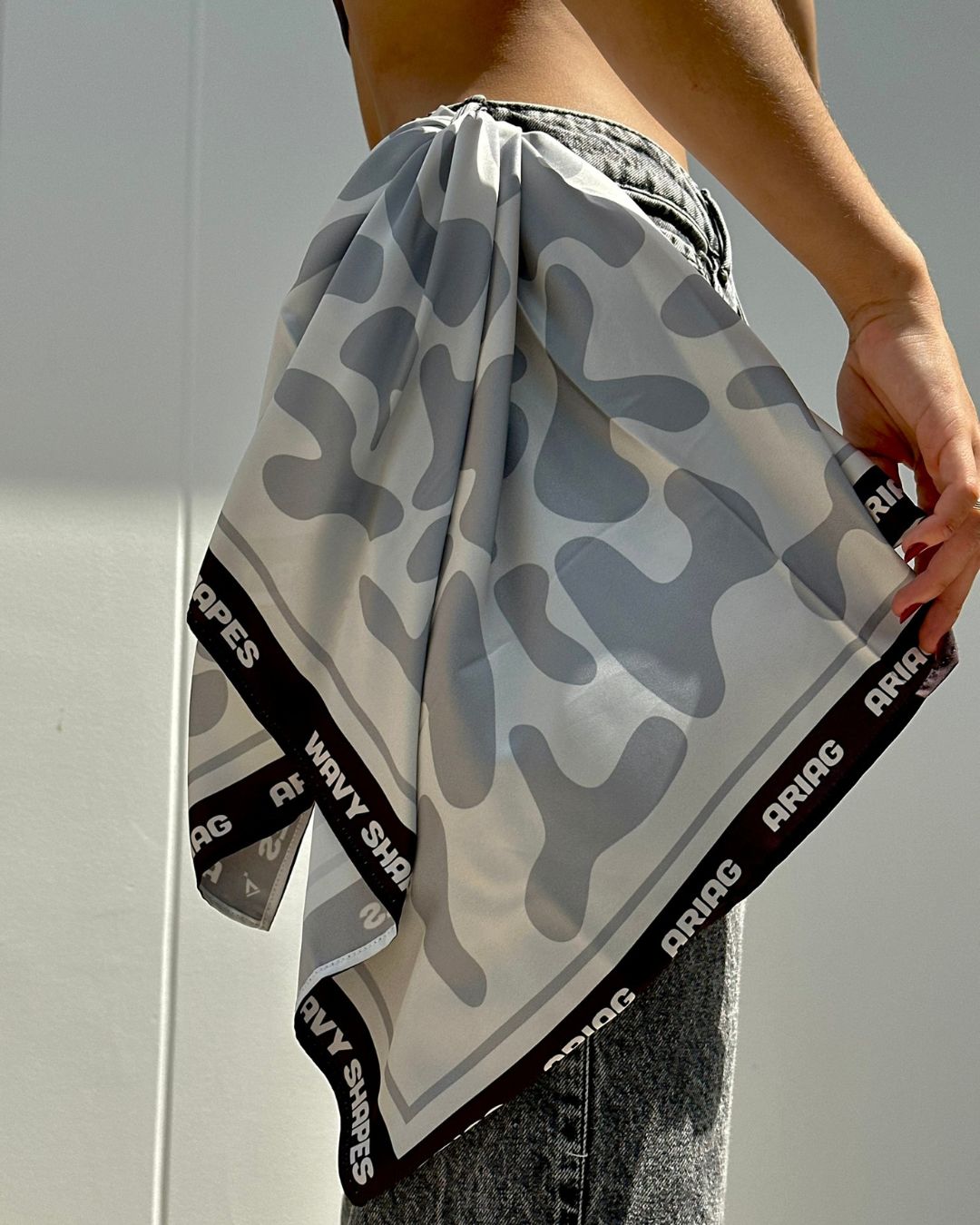 PAÑOLETA WAVY GRIS