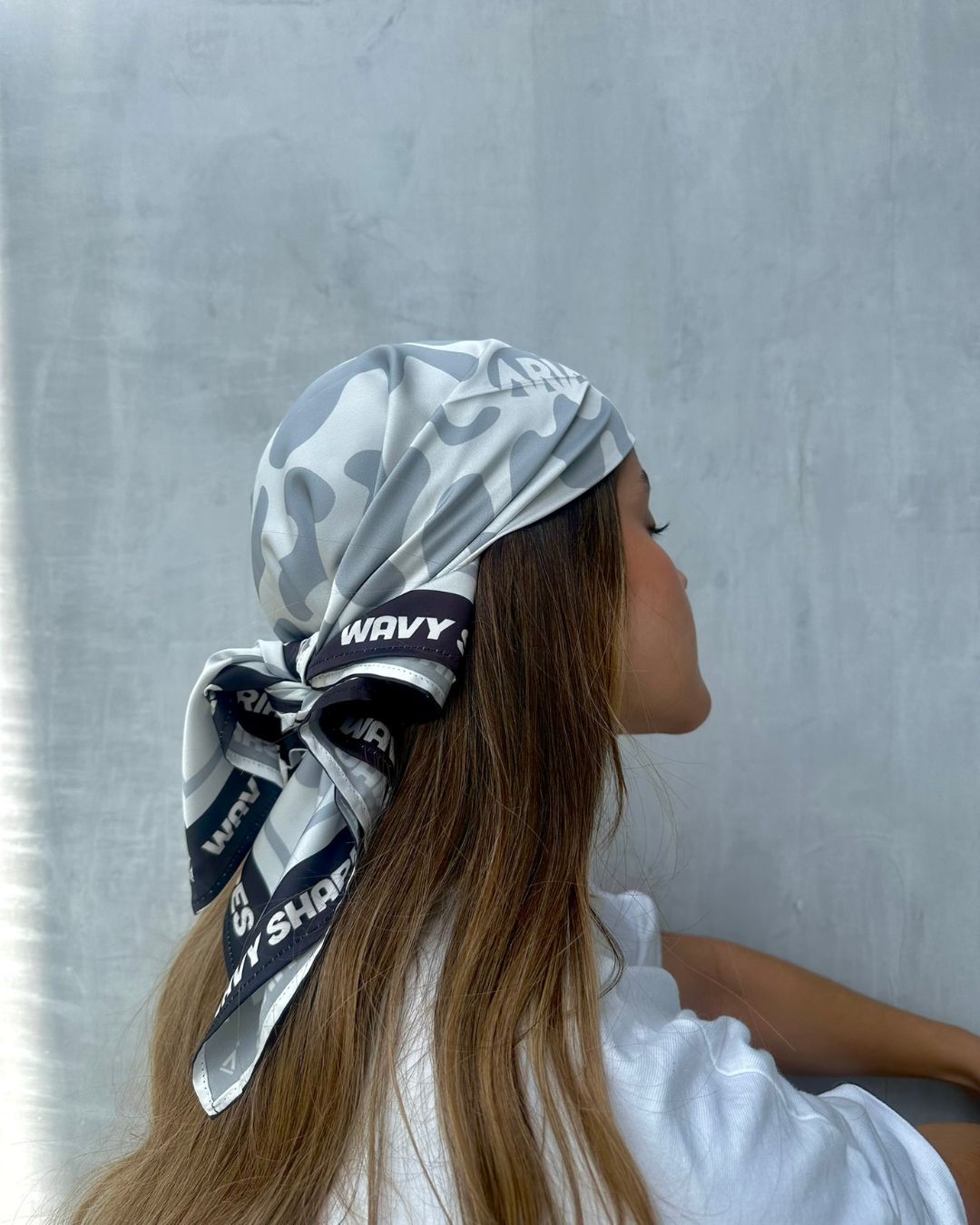 PAÑOLETA WAVY GRIS