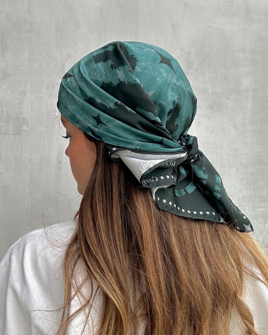 PAÑOLETA VERDE MANCHAS
