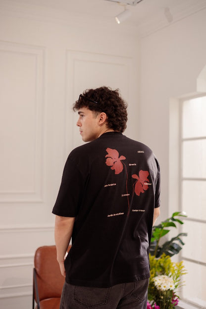 CAMISETA SIMETRÍA BOTÁNICA - OVERSIZED NEGRA