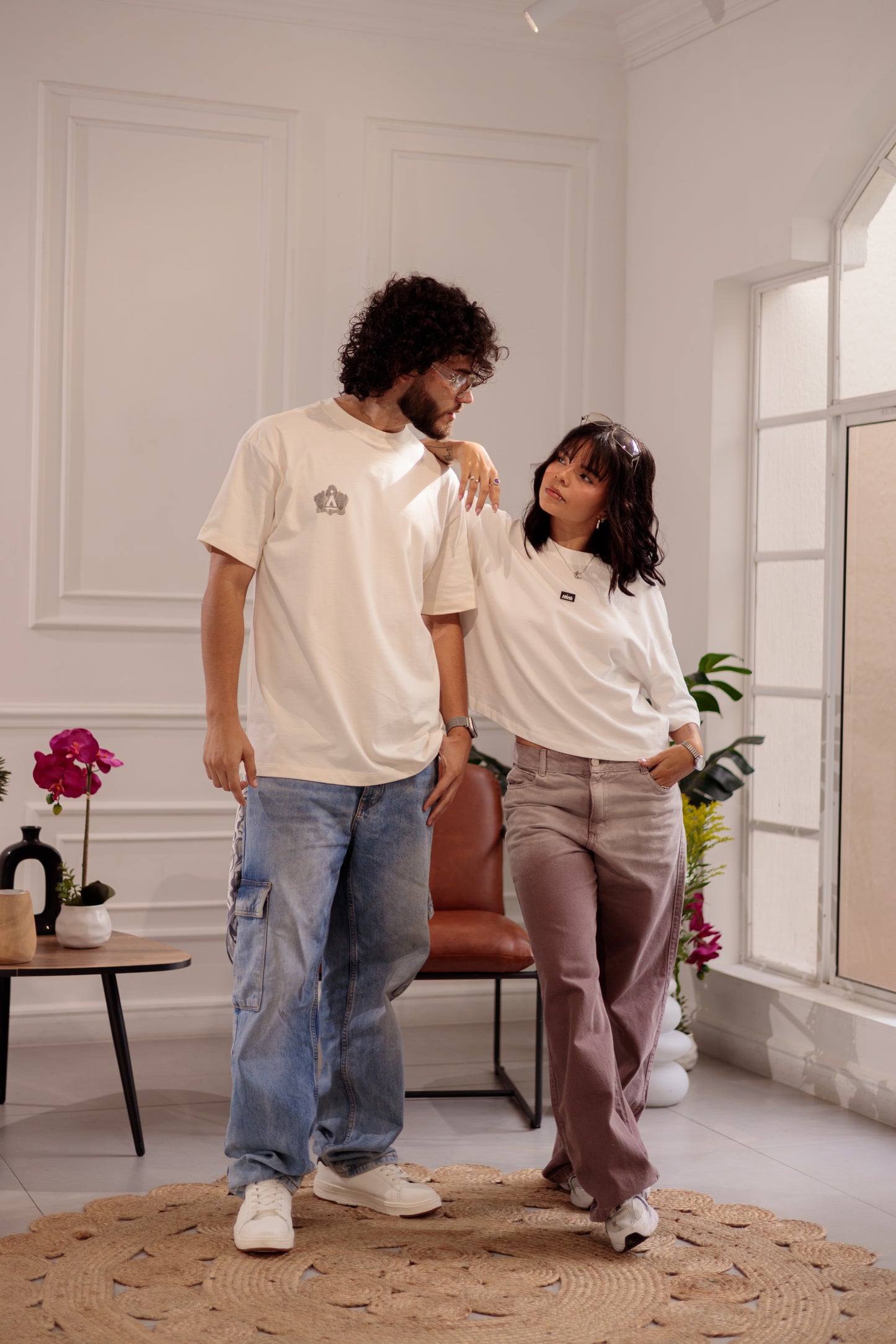 CAMISETA TRAZOS A LÁPIZ - REGULAR CRUDO