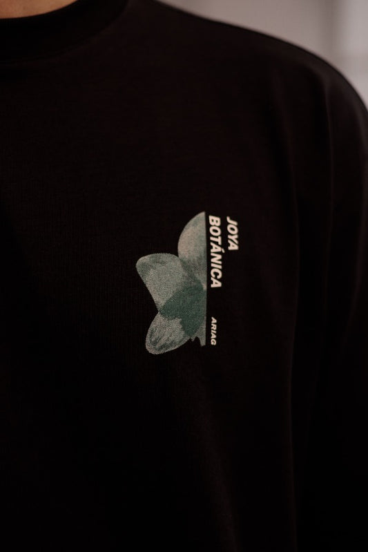 CAMISETA JOYA BOTÁNICA - OVERSIZED NEGRA