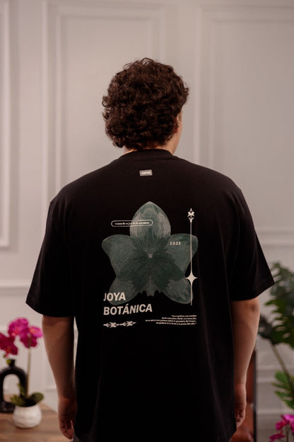 CAMISETA JOYA BOTÁNICA - OVERSIZED NEGRA