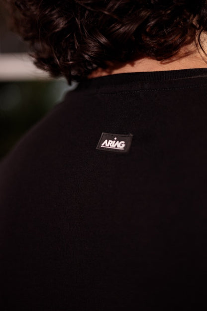 CAMISETA BÁSICA REGULAR - AJUSTADA NEGRA